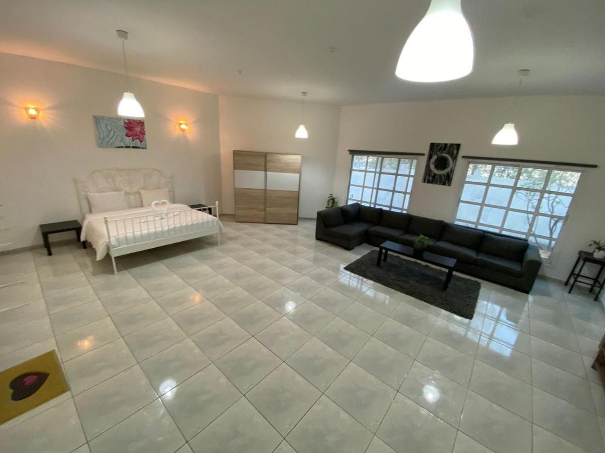 Comfortable Private Rooms In Compound Housing Dubai Exterior foto