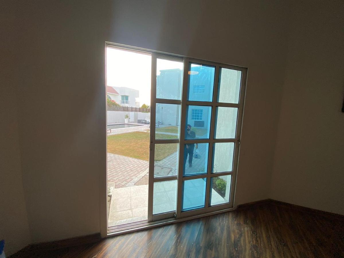 Comfortable Private Rooms In Compound Housing Dubai Exterior foto