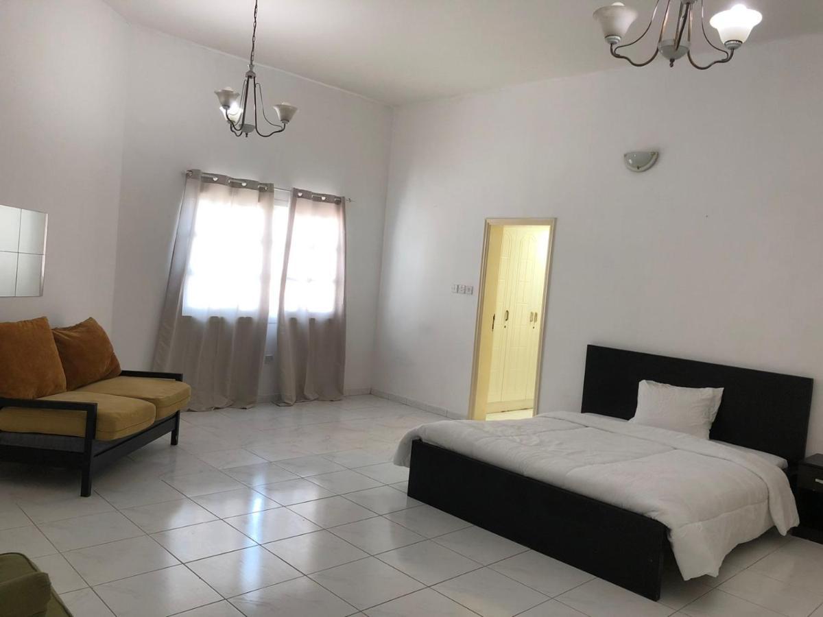 Comfortable Private Rooms In Compound Housing Dubai Exterior foto