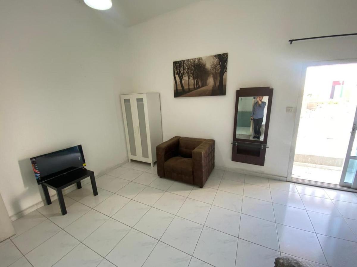 Comfortable Private Rooms In Compound Housing Dubai Exterior foto