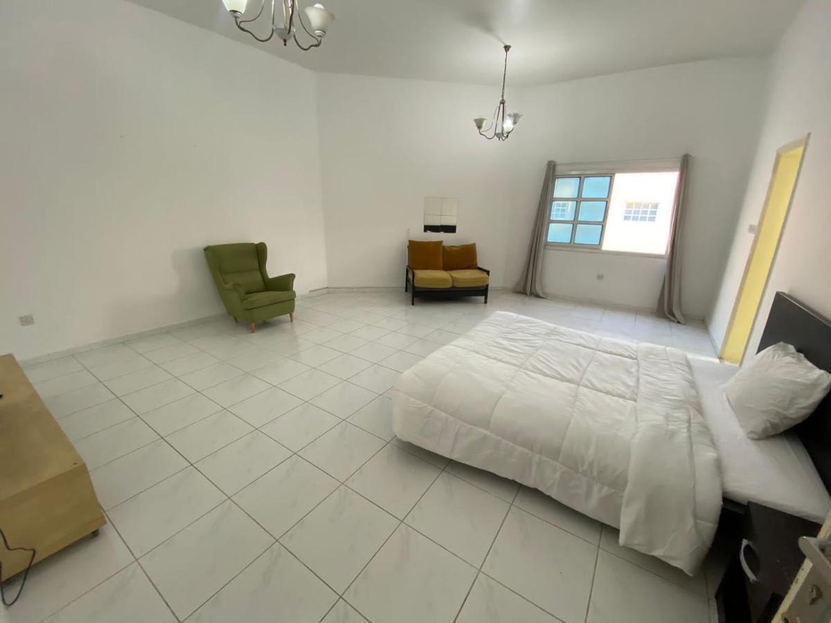 Comfortable Private Rooms In Compound Housing Dubai Exterior foto