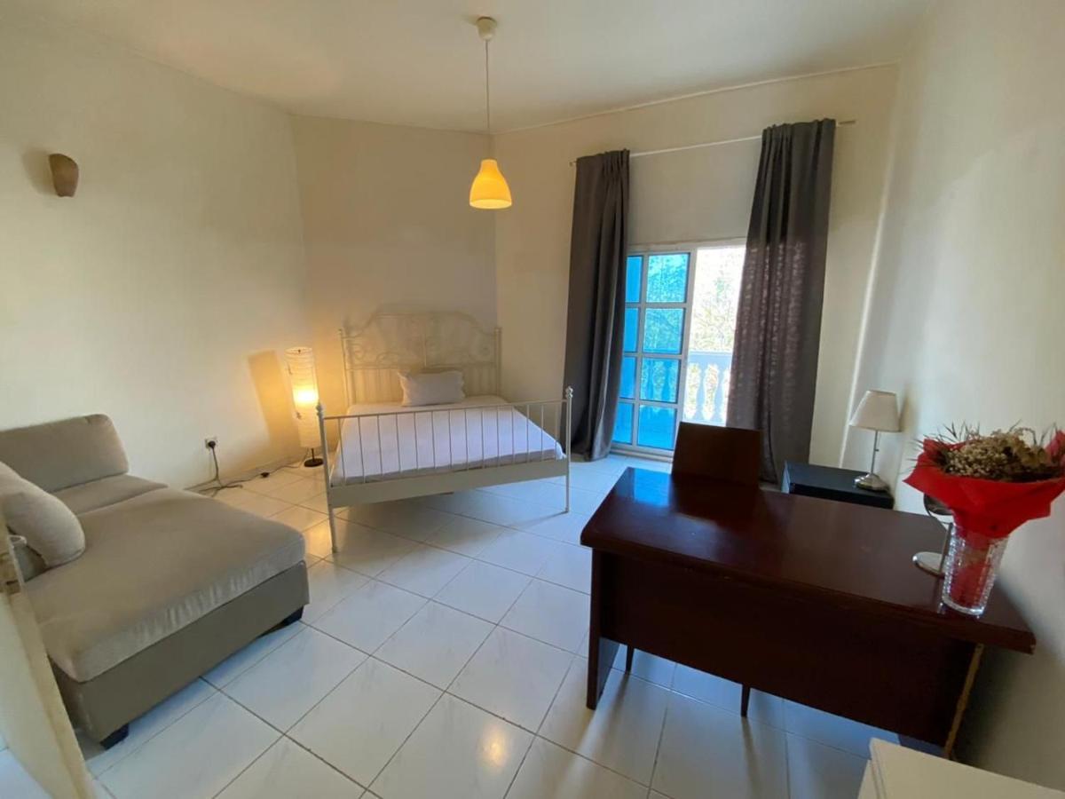 Comfortable Private Rooms In Compound Housing Dubai Exterior foto