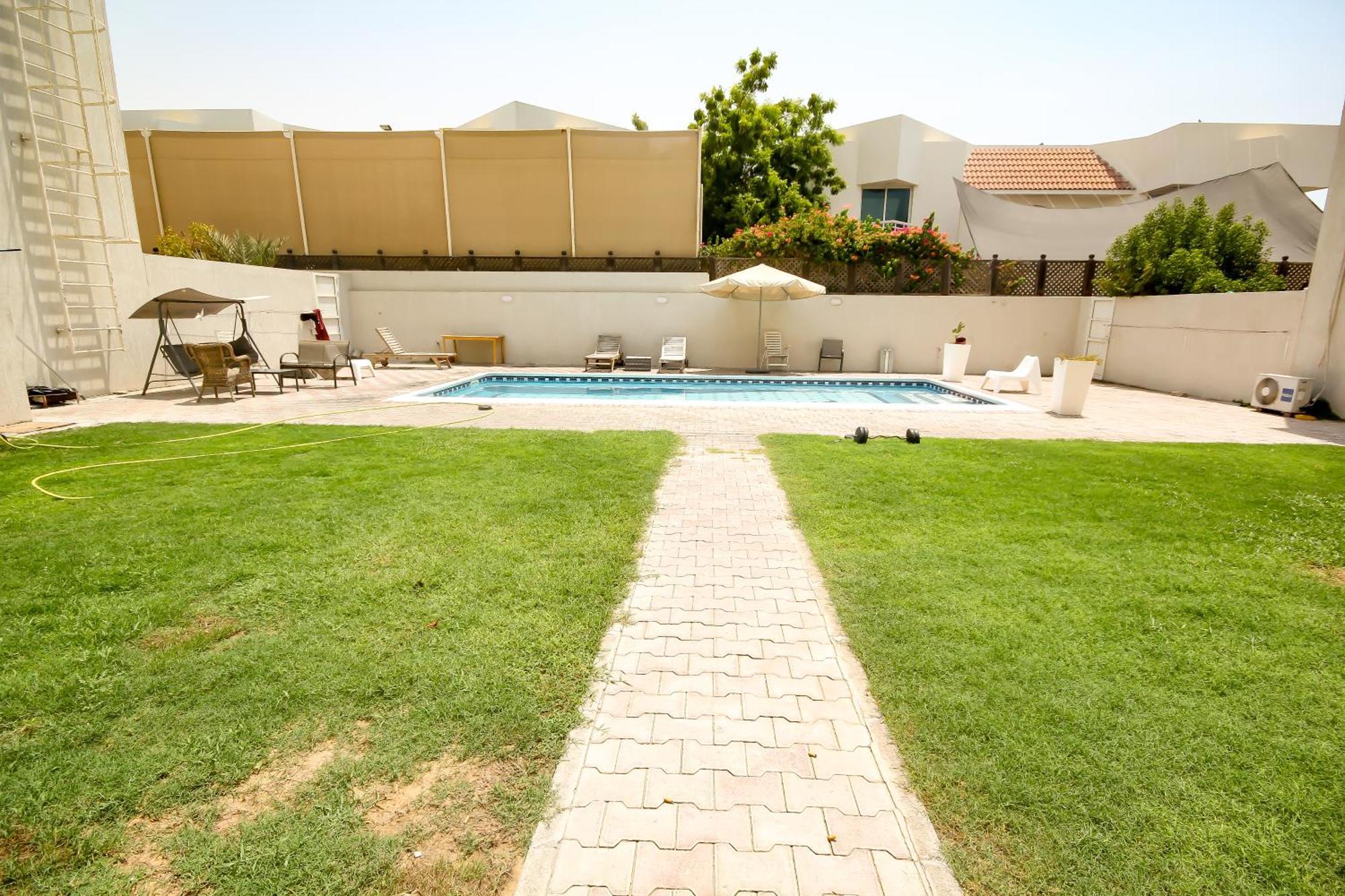Comfortable Private Rooms In Compound Housing Dubai Exterior foto