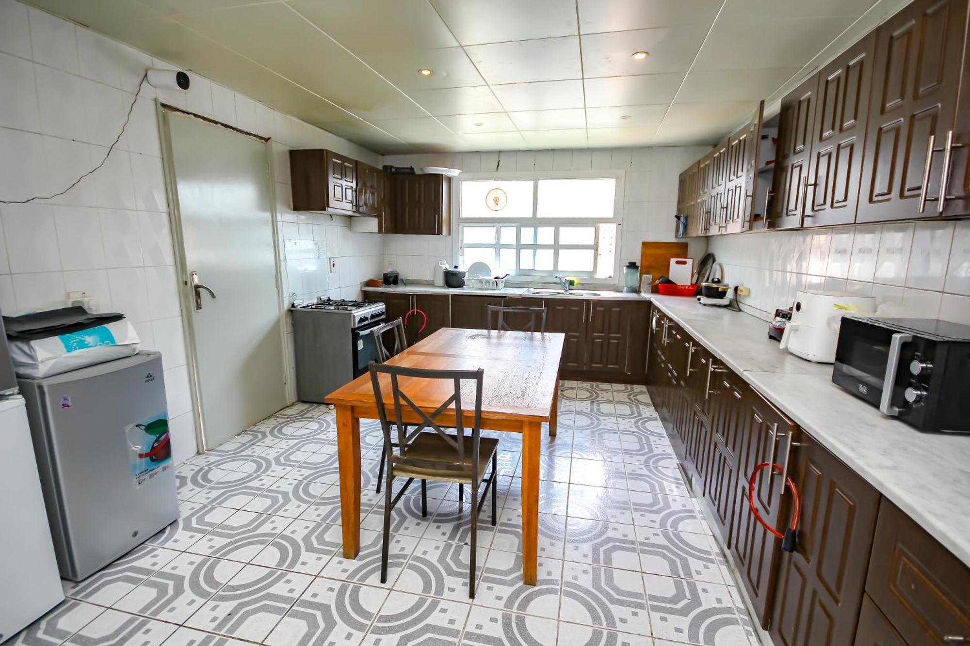 Comfortable Private Rooms In Compound Housing Dubai Exterior foto