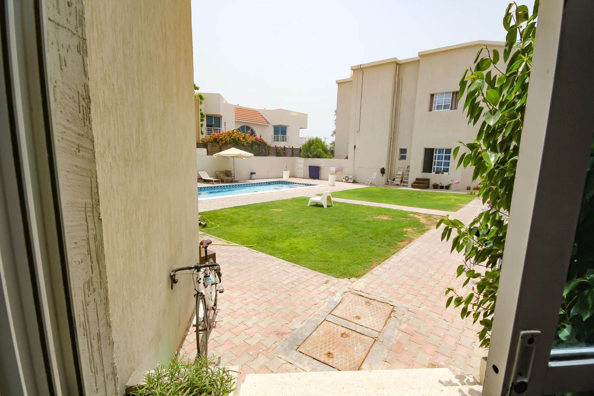 Comfortable Private Rooms In Compound Housing Dubai Exterior foto